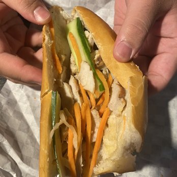 Poop Cafe - Grilled chicken sandwich - Desserts Near Me - Toronto, Ontario