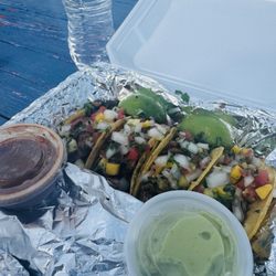 Wah Gwaan Jerk - Jerk tacos, Mac and cheese