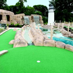 Bud's Mini Golf