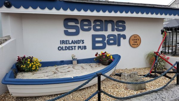 Sean's Bar by null