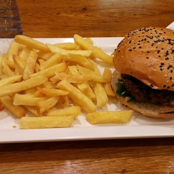 Burger Bar - The Irish burger with fries - Burgers Near Me - Amsterdam, New Hampshire