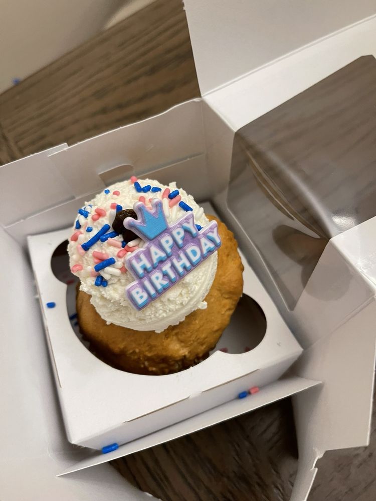 Pupcakes and Pawstries Barkery & Shoppe Image