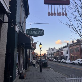 Mama’s on Main - Outside - Wine Bars Near Me - Covington, Kentucky