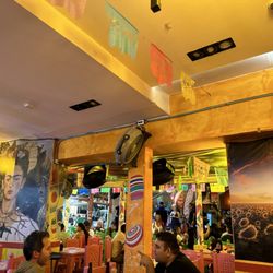 Karens Seafood Steakhouse & Pizza - Inside