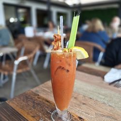 Maniac-Mikes Cafe - Bloody Mary
