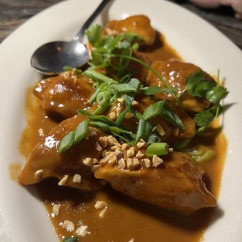 Elixor - Dumpling poulet sauce arachide! Sublime - Canadian (New) Near Me - Dollard-des-Ormeaux, Quebec Elixor - Dumpling poulet sauce arachide! Sublime - Canadian (New) Near Me - Dollard-des-Ormeaux, Quebec