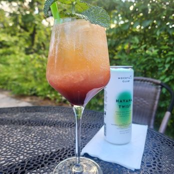 Potter's Craft Cider - Sangria special - Cideries Near Me - Charlottesville, Virginia