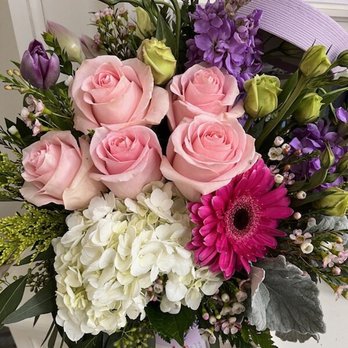 BLOOMS design house - Flower arrangement - Florists Near Me - Oceanside, California