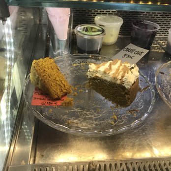 Veganitessen - carrot cake! - Vegetarian Near Me - Seville, SE