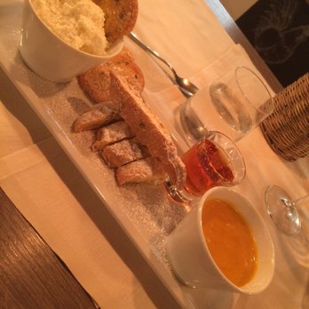 La Ristonomia - Cantucci, vin santo e crema di zabaione con Cookies - Italian Near Me - Torino, TO La Ristonomia - Cantucci, vin santo e crema di zabaione con Cookies - Italian Near Me - Torino, TO
