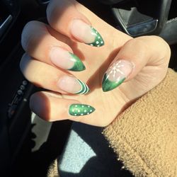 Daisy Nails & Spa - Gel Full Set Manicure (fill)