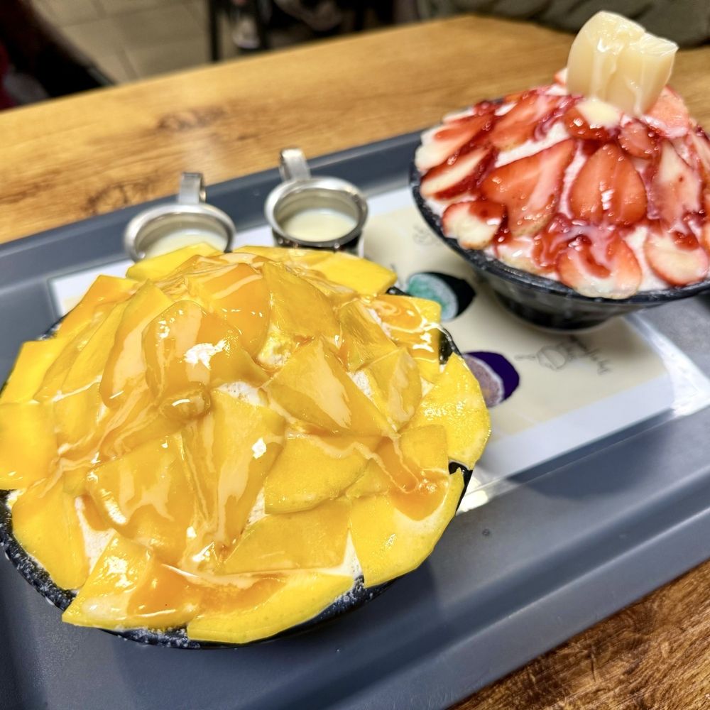 Snow Bowl - Mango Bingsoo and Strawberry Bingsoo - Bubble Tea Near Me - Newark, California Snow Bowl - Mango Bingsoo and Strawberry Bingsoo - Bubble Tea Near Me - Newark, California