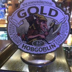 The Chequers - Hobgoblin Gold cask ale... Yummy!
