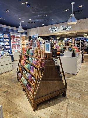 Bath & Body Works by null