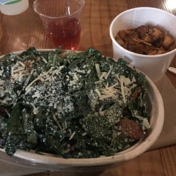 Doña - Ensalada cesar with chicken. Generous serving size. Big croutons / bread pieces - Mexican Near Me - Oakland, California