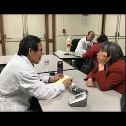 Bay Du Acupuncture Herbs - Doctor Du participated in the "Chinese Medical Festival free clinic" to treat patients with diseases.