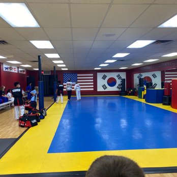 Max Martial Arts - Self-defense Classes Near Me - Niles, Illinois