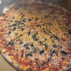 First Street Apizza - Half Meatball/Half Mushroom