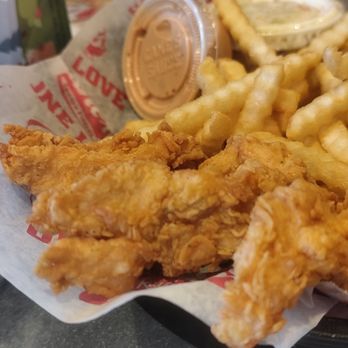 Raising Cane's Chicken Fingers - Food - Chicken Shop Near Me - Burbank, California Raising Cane's Chicken Fingers - Food - Chicken Shop Near Me - Burbank, California
