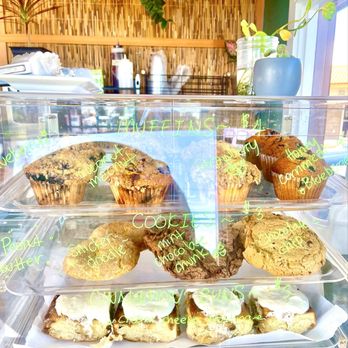 The Kea’au Deli - More beautiful fresh pastry deliciousness - Delis Near Me - Keaau, Hawaii