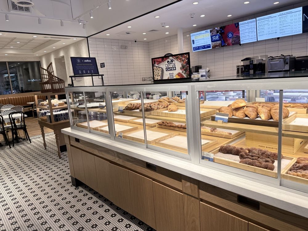 Paris Baguette Image