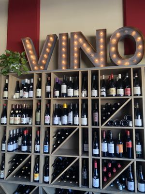 Village Vino by null