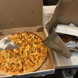 Tampered Pizza - Was delivered like this.