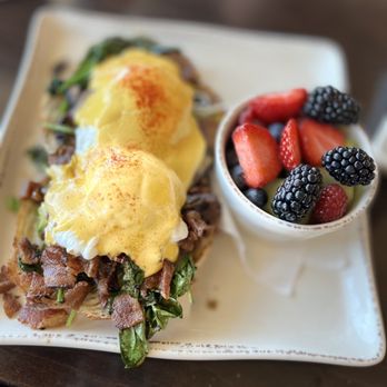Monica’s Riverview - Abe's Cali Benedict with fruit - Breakfast & Brunch Near Me - Antioch, California