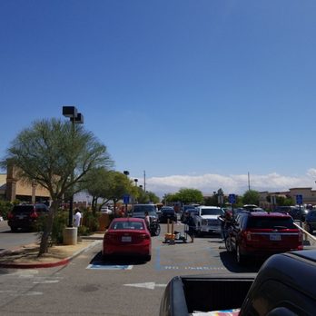 Lowe's Home Improvement - Long line people waiting in the HOT SUN at Lowes. - Hardware Stores Near Me - Apple Valley, California Lowe's Home Improvement - Long line people waiting in the HOT SUN at Lowes. - Hardware Stores Near Me - Apple Valley, California