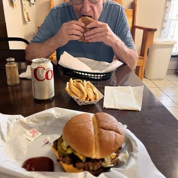 Burger Nook - Cheeseburger - Burgers Near Me - Las Cruces, New Mexico
