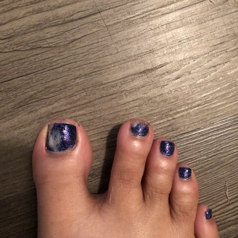 De Luxe Nails Lounge - Complete disappointment that my feet WERE STILL NOT DRY after 2 hrs drying time! - Nail Salons Near Me - Alexandria, Virginia