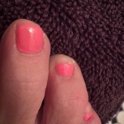 Polish already lifting, polish not to the cuticle. I paid for a pedicure.