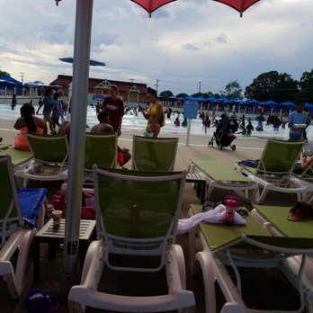 Carowinds - Carowinds is crowded. - Amusement Parks Near Me - Charlotte, North Carolina Carowinds - Carowinds is crowded. - Amusement Parks Near Me - Charlotte, North Carolina