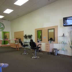 Asian Eyebrow Threading - This location, on Broadway Boulevard, is simple and clean.