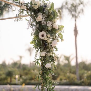Bizzyland - Ceremony floral arrangements - Florists Near Me - Crestline, California