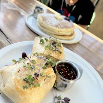 Society Kitchen - Hot Honey Chicken Wrap & Buttermilk Pancakes - New American Near Me - Santa Monica, California Society Kitchen - Hot Honey Chicken Wrap & Buttermilk Pancakes - New American Near Me - Santa Monica, California