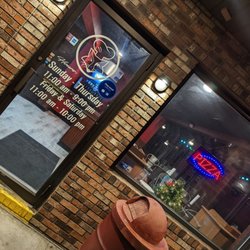 Fox’s Pizza Den - Front door