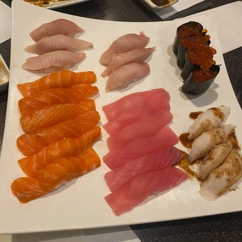 Maru Sushi - Assorted nigiri sushi - Sushi Bars Near Me - Westminster, California