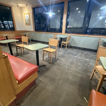 Wendy's - Spacious but carpets are dated - Burgers Near Me - Aiea, Hawaii Wendy's - Spacious but carpets are dated - Burgers Near Me - Aiea, Hawaii