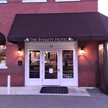 The Bistro at the Everett Hotel - Entrance - New American Near Me - Bryson City, North Carolina The Bistro at the Everett Hotel - Entrance - New American Near Me - Bryson City, North Carolina