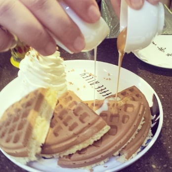 咖啡弄 - Action shot - Cafes Near Me - Hong Kong, HK