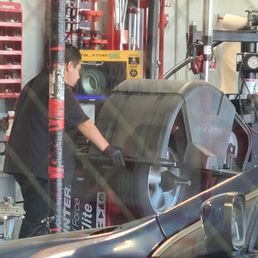 15 minutes to get a punctured tire fixed! I love this place! 15 minutes to get a punctured tire fixed! I love this place!