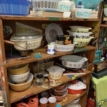 Primrose Cottage - Used, Vintage & Consignment Near Me - Wilmington, North Carolina Primrose Cottage - Used, Vintage & Consignment Near Me - Wilmington, North Carolina