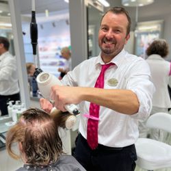 Salon Jaylee Colony Plaza - Valentine's Day 2025!