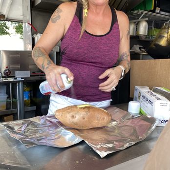 614 Fully Loaded - Prepping the potatoes - Food Trucks Near Me 614 Fully Loaded - Prepping the potatoes - Food Trucks Near Me
