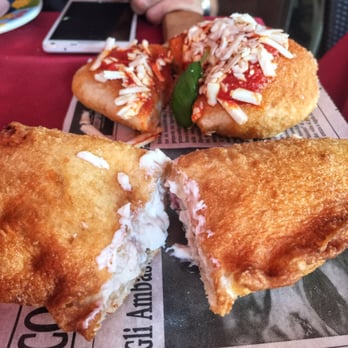 Rossopomodoro - Montanara e calzoncello - Napoletana Near Me - Venezia, VE Rossopomodoro - Montanara e calzoncello - Napoletana Near Me - Venezia, VE