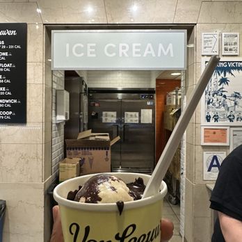 Van Leeuwen - Bigface Coffee Afffogato topped with hot fudge - Ice Cream & Frozen Yogurt Near Me - New York, New York Van Leeuwen - Bigface Coffee Afffogato topped with hot fudge - Ice Cream & Frozen Yogurt Near Me - New York, New York