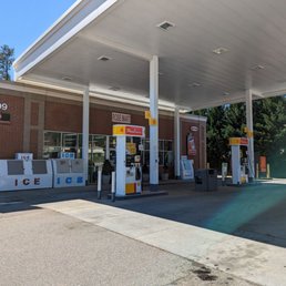 Exterior photo of Rosemart Shell - Wake Forest, North Carolina Exterior photo of Rosemart Shell - Wake Forest, North Carolina