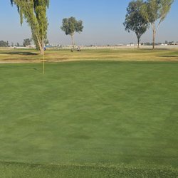 Tulare Golf Course - 15 green