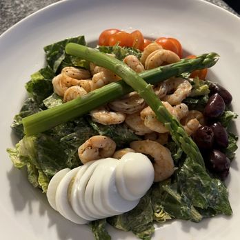 Delta King - Shrimp Louie Salad - Hotels Near Me - Sacramento, California